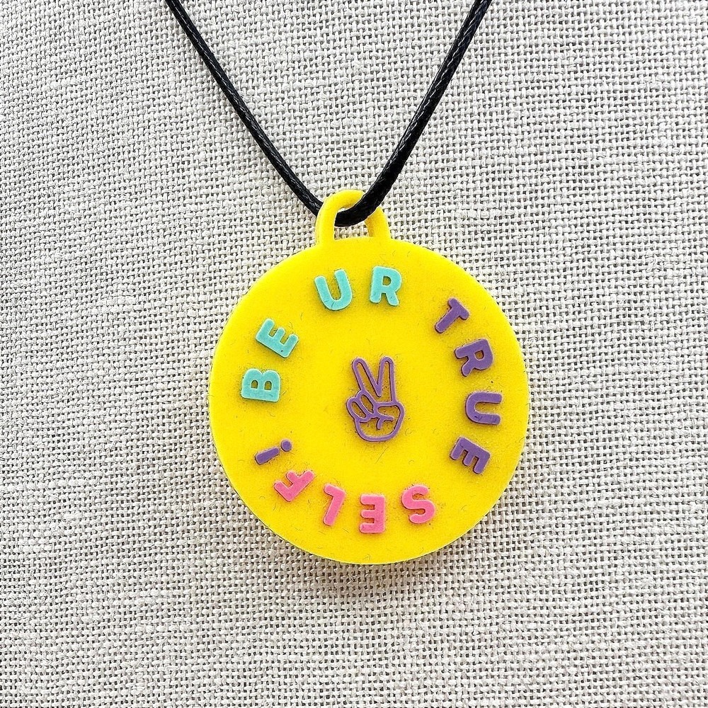 Vintage‎ 90s Be Ur True Self Peace Sign Necklace Yellow Rubber Novelty Jewelry